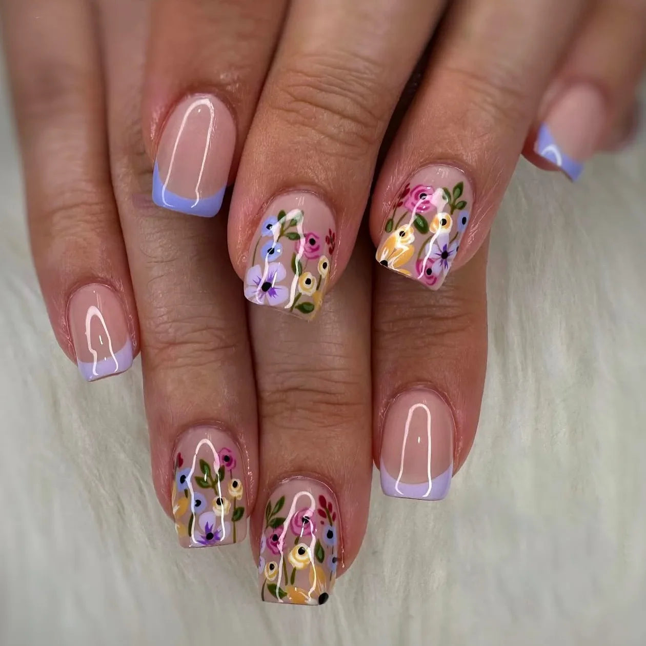 Getadme 24Pcs Short Square Head French False Nails Press on With Simple Flower Design Fake Nail for Woman Reusable Full Cover Nails Tips