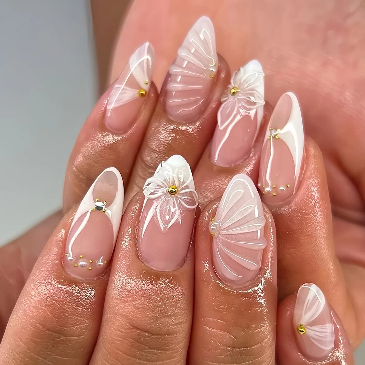 GETADME 24Pcs Mid-length 3D Flowers Design Fingertips Sweet Butterfly Yellow Ripple Almond False Nails Detachable Full Cover Press Ons