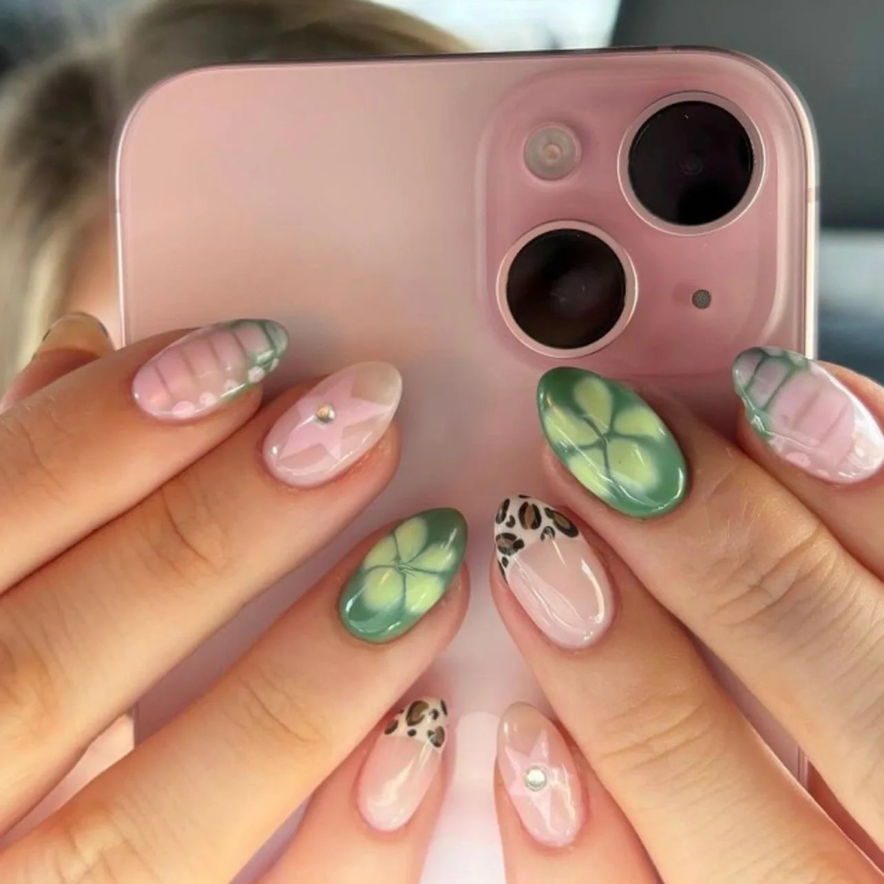 GETADME 24pcs Brown French Leopard Print Press On Nails Stereo Pink Flower Designs Autumn False Nails Sweet Cool Almond Fake Nail Tips