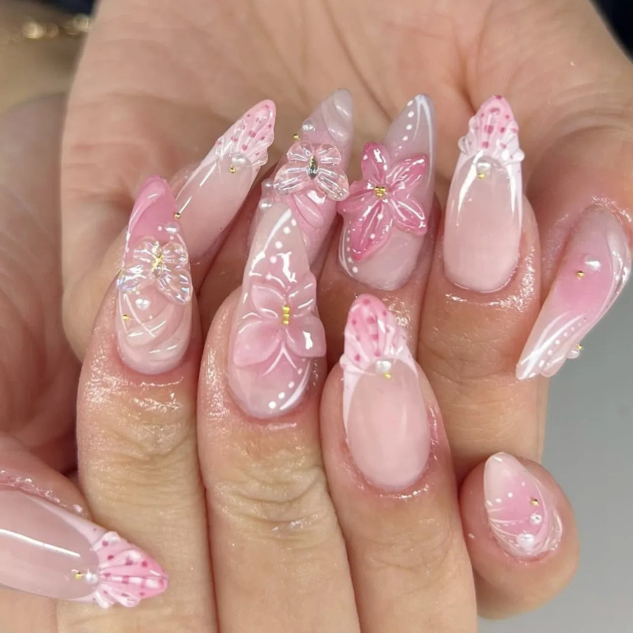 GETADME 24Pcs Mid-length 3D Flowers Design Fingertips Sweet Butterfly Yellow Ripple Almond False Nails Detachable Full Cover Press Ons