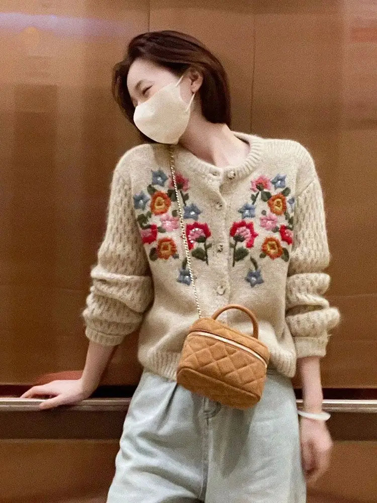 High End Heavy Industry Small Figure Embroidery Small Flower Knitted Sweater Loose Coat Autumn and Winter Sweet Women's Clothing