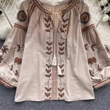 GETADME Neploe 여성 O넥 퍼프 슬리브 프린트 헤비 셔츠 패널 레이스업 올매치 자수 내셔널 스타일 블라우스 새로운 태슬 탑