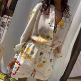 GETADME 여성 패션 신축성 허리 투피스 세트 우아한 꽃무늬 라펠 긴팔 상의 짧은 바지 정장 캐주얼 휴가 복장