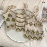 Débardeur court vintage en coton et lin pour femme, brodé de cœurs et à rayures spaghetti, en maille crochet, style plage.