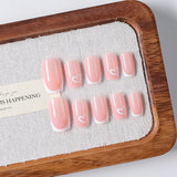 GETADME 24개입 짧은 핑크 프렌치 팁 화이트 러브 하트 가짜 손톱 전체 커버 가짜 손톱 세트 분리형 네일 아트 선물 세트 프레스온 손톱