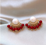 Getadme 유럽 및 미국 복고풍 갈색 수지 문자 U 자형 기하학적 후프 귀걸이 여성 패션 심플한 금속 보석 선물