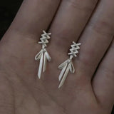 New Design Vintage Light Luxury Exquisite White Bow Stud Earrings For Women Fashion Cute Metal Gothic Jewelry Party Accessories